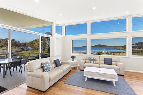 Boulder Bay Rd 1/2 - Fingal Bay - Australian Directory 0