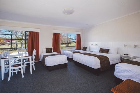 Boulevard Motel - Australian Directory 1