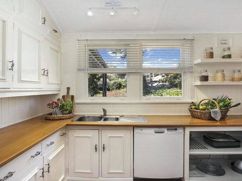 Bourne Cottage - Perfect For All Seasons - Australian Directory 2