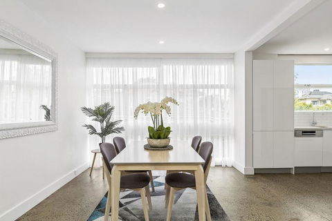 BOUTIQUE STAYS - Brighton By Sea - Australian Directory 3