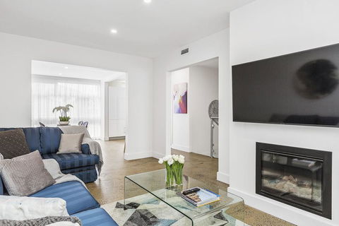 BOUTIQUE STAYS - Brighton By Sea - Australian Directory 0