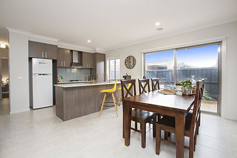 BOUTIQUE STAYS - Carinya - Australian Directory 3