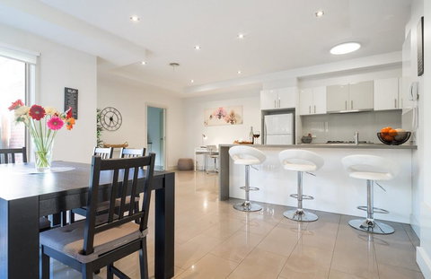 Boutique Stays - Mentone Abode - Australian Directory 2