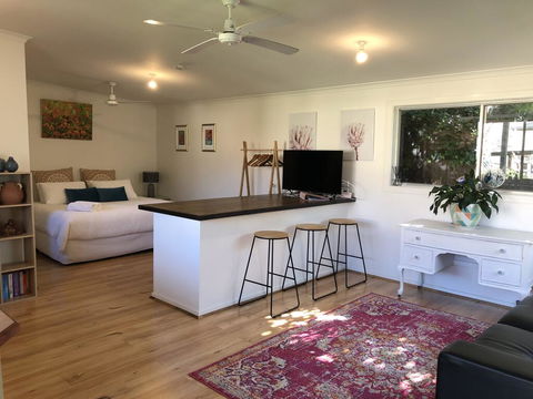 Bower On Becket - Couples Retreat - Australian Directory 2