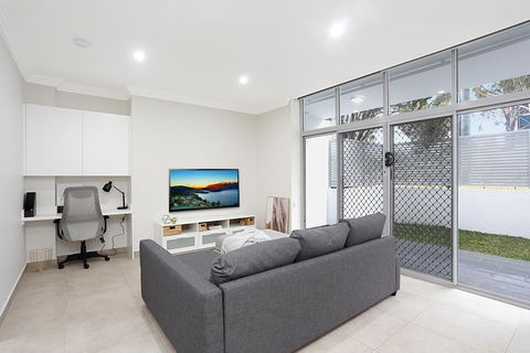Brand New 2 Bedroom Apartment For 7 People - Australian Directory 0