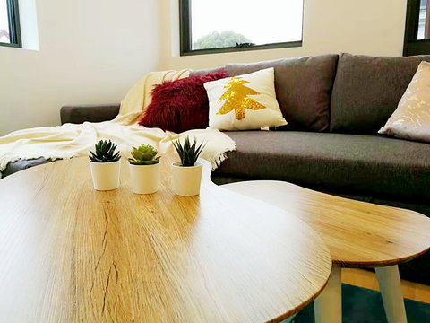 Brand New Apartment Next To Shopping Center - Australian Directory 2