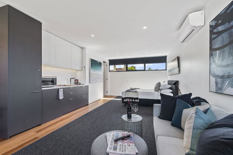 Brand New Beachside Studio Apartment - Australian Directory 1