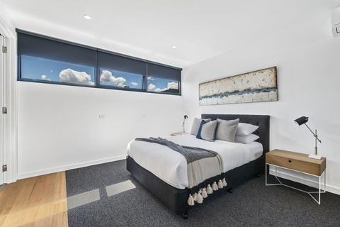 Brand New Beachside Studio Apartment - Australian Directory 0