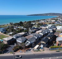 Brand new Peninsula Escape 100m to water - Australian Directory