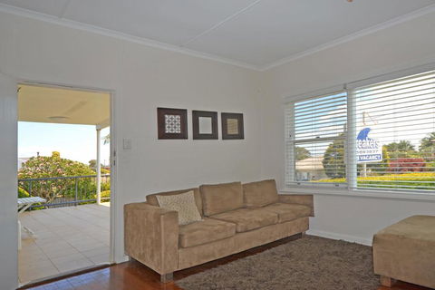Breakers 1 2 Hill Street - Australian Directory 3