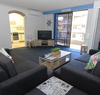 Breakers 10 - Main Beach Location - Australian Directory