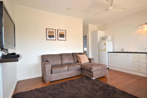 Breakers 2 2 Hill Street - Australian Directory 1