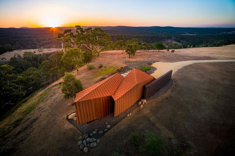 Breakneck Gorge Oikos - Australian Directory 0