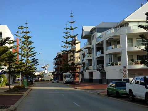 Breakwater Short Stay - Australian Directory 2