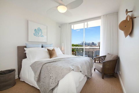 Breathtaking 1 Bedroom NB98 - Australian Directory 3