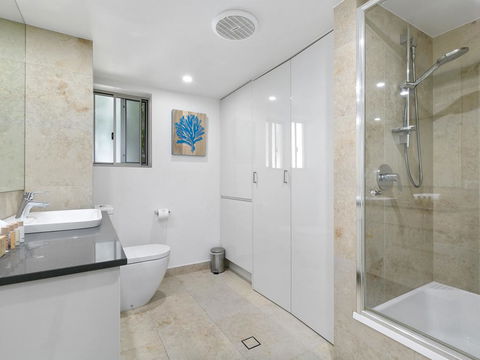 Breathtaking Views Across Noosa - Unit 1 Taralla 18 Edgar Bennett Avenue - Australian Directory 1