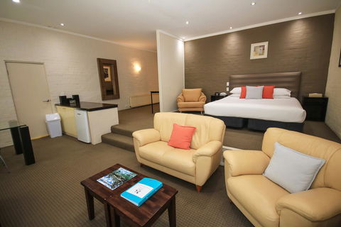 Briars Country Lodge - Australian Directory 1