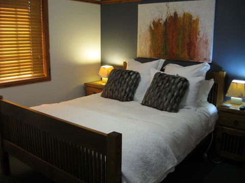 Brick Creek House - Australian Directory 3