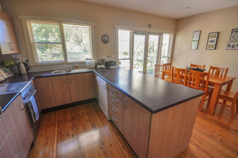 Brigalow Cottage - Australian Directory 2