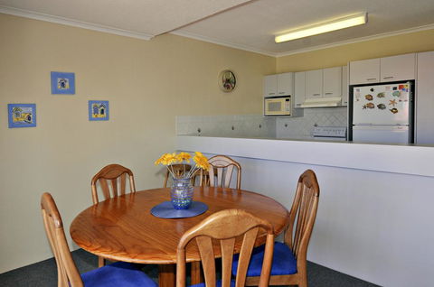 Bright & Comfortable In Quiet Location - Australian Directory 3