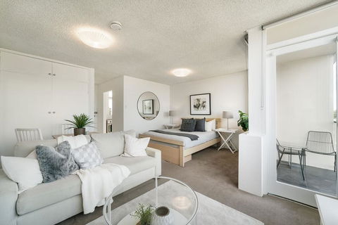 Bright And Sunny Studio Apartment - Australian Directory 2