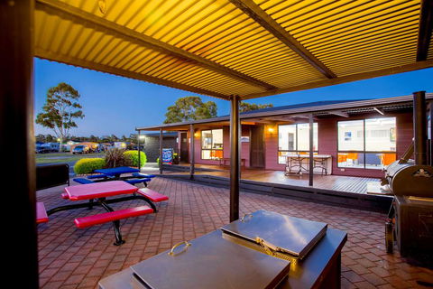 BIG4 Traralgon Park Lane Holiday Park - Australian Directory 3