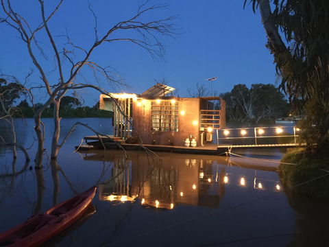 Bill's Boathouse - Australian Directory 0