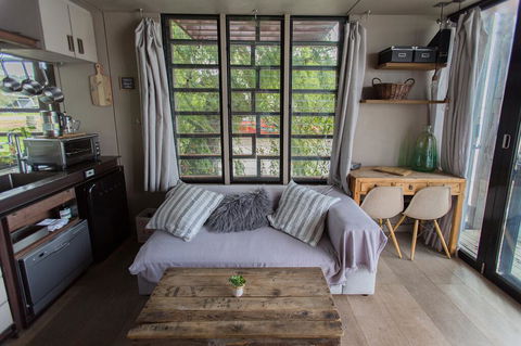 Bill's Boathouse - Australian Directory 1