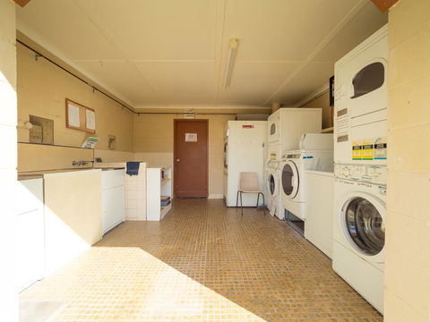 Biloela Caravan & Tourist Park - Australian Directory 1
