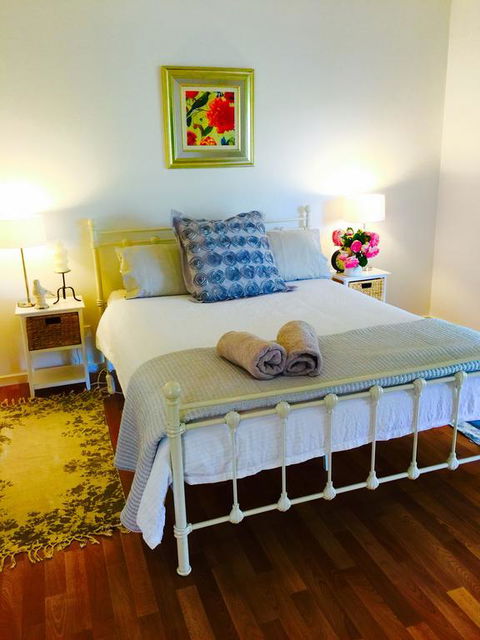 Birchwood Cottage - Australian Directory 3