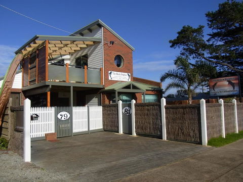 Black Dolphin Waterfront Apartment - Australian Directory 1