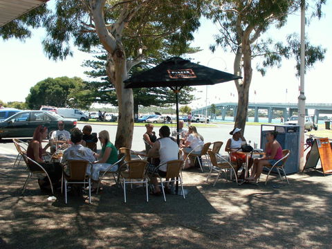 Black Dolphin Waterfront Apartment - Australian Directory 3