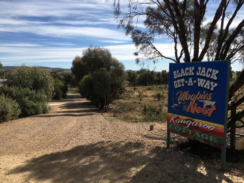 Black Jack Get-A-Way Magpies Nest - Australian Directory 0