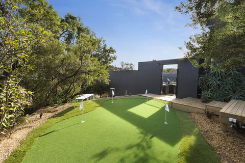 Blairgowrie Oasis Luxury Retreat With Spa,pool, Fireplace, Golf Putting Green - Australian Directory 1
