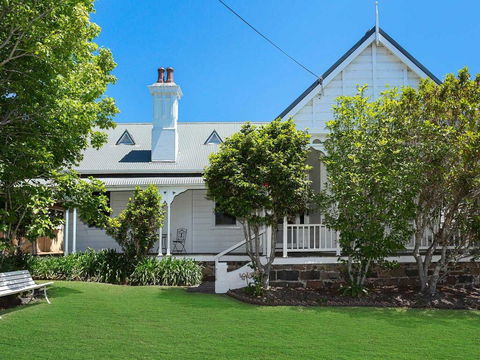 Blake House - Iconic Coastal Homestead - Australian Directory 0