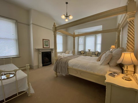 Blayney House - Australian Directory 0