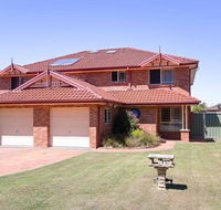 Blue Bay 83a Rocky Point Road - Foxtel  air conditioning downstairs - Australian Directory