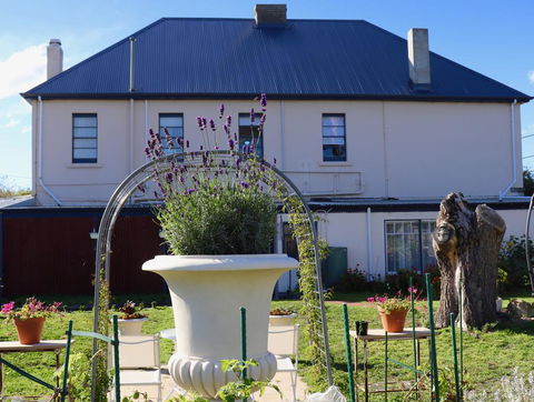 Blue Bell Inn - Australian Directory 1