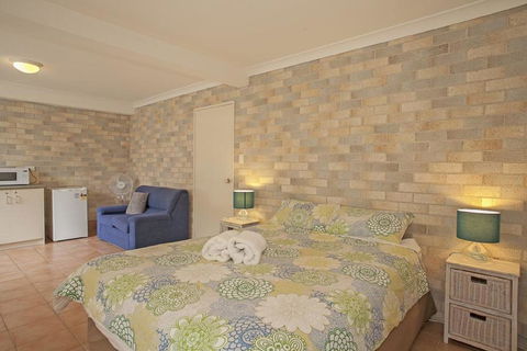 Blue Haze 4 - Sawtell, NSW - Australian Directory 0