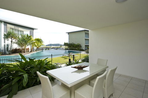 Blue On Blue Apartment 812 - Australian Directory 3