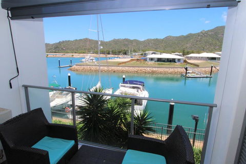 Blue On Blue Studio Room 1222 - Australian Directory 0