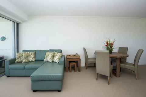 Blue On Blue Superior Studio Room 1271 - Australian Directory 3