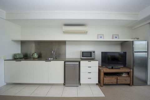 Blue On Blue Superior Studio Room 1271 - Australian Directory 2