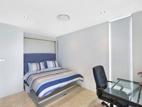 Blue Ribbon Beach Front - Australian Directory 3
