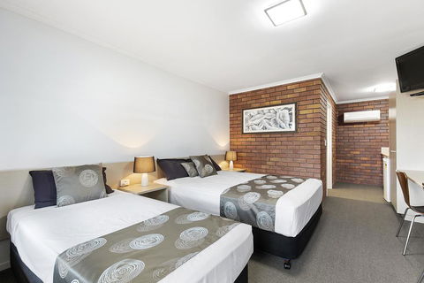 Blue Shades Motel - Australian Directory 3
