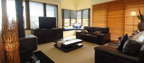 Blue Sky Lodge - Australian Directory 2