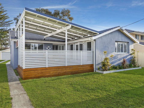 Blue Summer House - Australian Directory 0