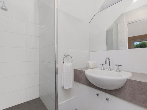 Blue Vista - Australian Directory 3