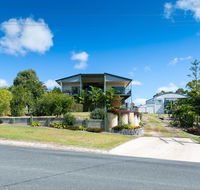 Blue Water Retreat - Upstairs  Downstairs - Australian Directory