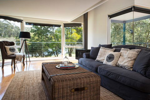 Boatshed Villa Green Door - Australian Directory 2